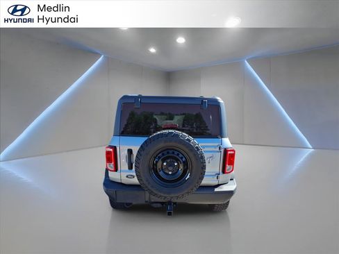 Used 2022 Ford Bronco Black Diamond image 4