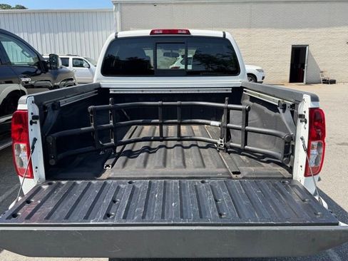 Used 2019 Nissan Frontier SV w/ Value Truck Package RWD image 7