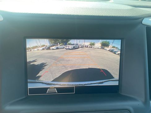 Used 2024 GMC Terrain SLE image 17