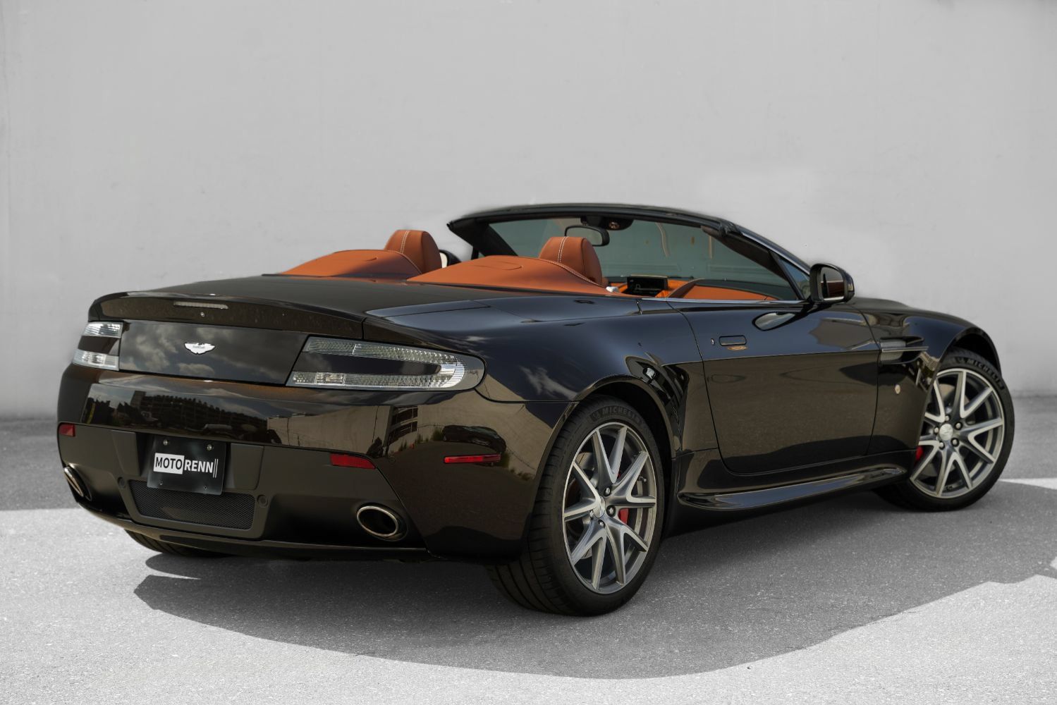 Used 2012 Aston Martin V8 Vantage N420 RWD image 3