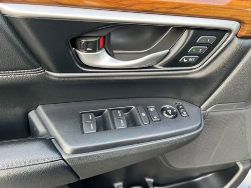 Used 2019 Honda CR-V Touring image 11