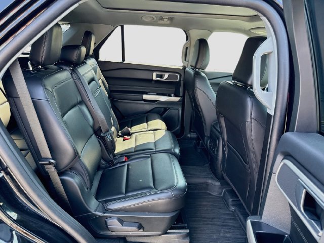 Used 2023 Ford Explorer XLT w/ Equipment Group 202A AWD/4WD image 37