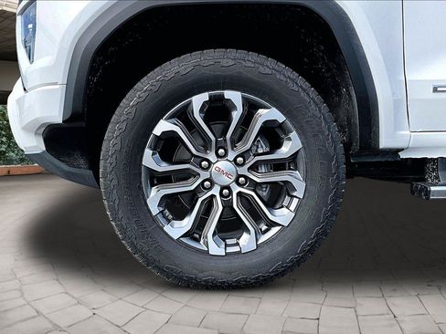New 2026 GMC Canyon Denali AWD/4WD image 15
