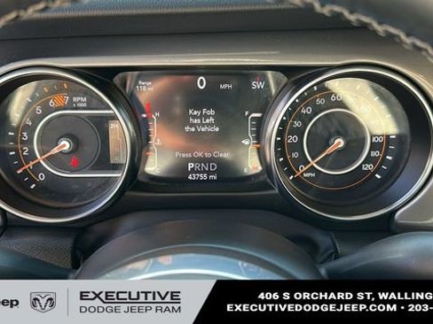 Used 2022 Jeep Wrangler Unlimited Sahara w/ Cold Weather Group image 13