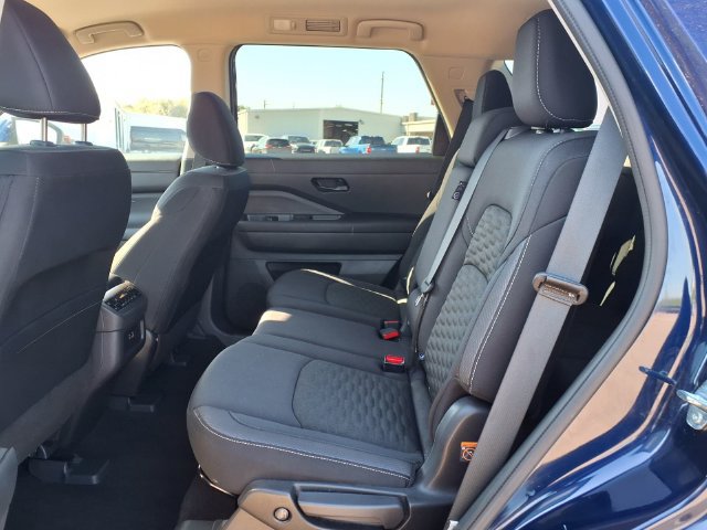 Used 2024 Nissan Pathfinder SV FWD image 24