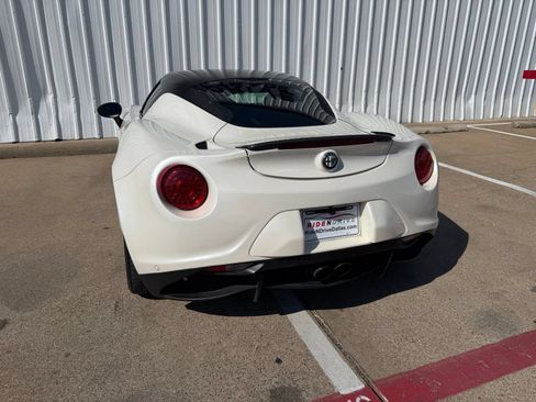 Used 2016 Alfa Romeo 4C Coupe w/ Coupe Track Package 1 RWD image 5