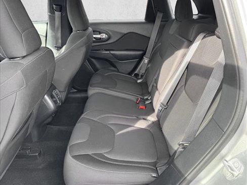 Used 2015 Jeep Cherokee Latitude image 15