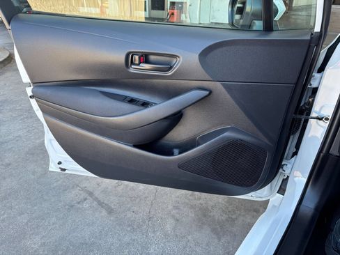 Used 2025 Toyota Corolla LE FWD image 18
