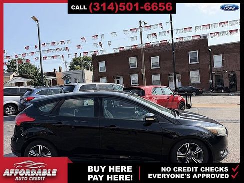 Used 2016 Ford Focus SE FWD image 6