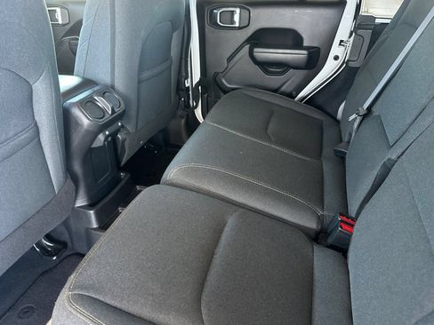 Used 2024 Jeep Wrangler Unlimited AWD/4WD image 6