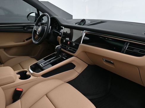 Certified 2026 Porsche Macan AWD/4WD image 14