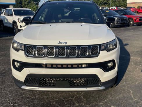 Used 2024 Jeep Compass Limited AWD/4WD image 8