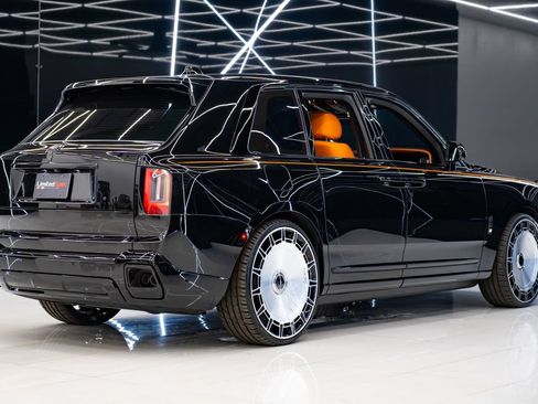 Used 2026 Rolls-Royce Cullinan AWD/4WD image 16