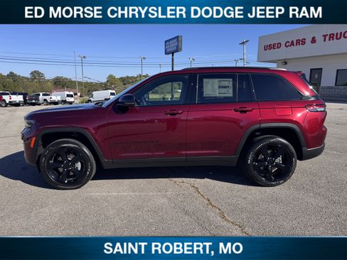 New 2025 Jeep Grand Cherokee Altitude AWD/4WD image 8