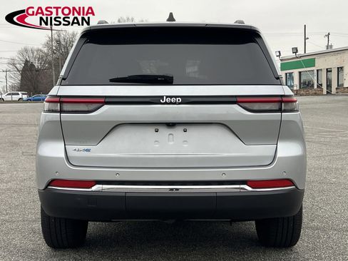 Used 2022 Jeep Grand Cherokee Limited 4xe image 38