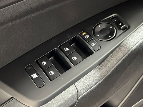 New 2026 Kia Sportage S image 13