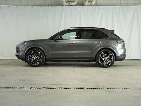 New 2025 Porsche Cayenne E-Hybrid AWD/4WD image 2