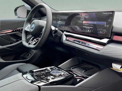 Used 2026 BMW i5 eDrive40 w/ M Sport Package image 33