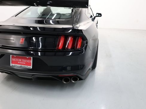Used 2019 Ford Mustang Shelby GT350R w/ GT350R Equipment Group 920A RWD image 73