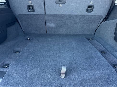 Used 2024 Jeep Wrangler Unlimited Rubicon w/ Convenience Group image 16