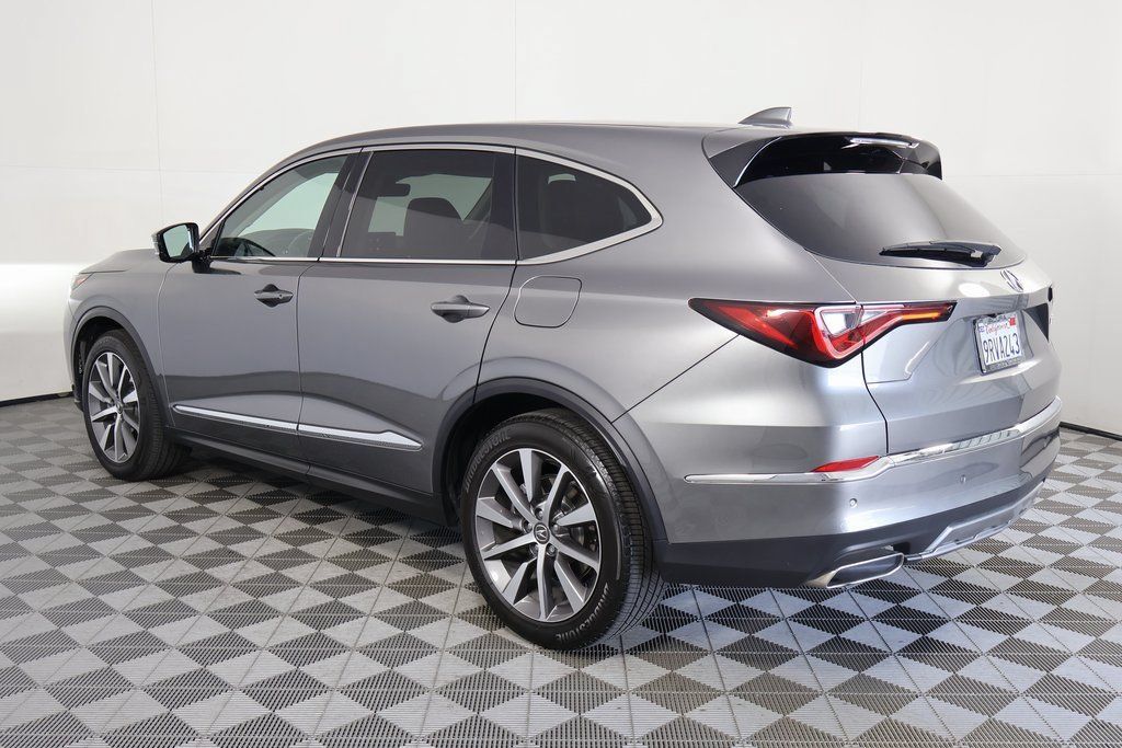 Used 2025 Acura MDX w/ Technology Package FWD image 5