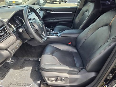 Used 2020 Toyota Camry XLE FWD image 11