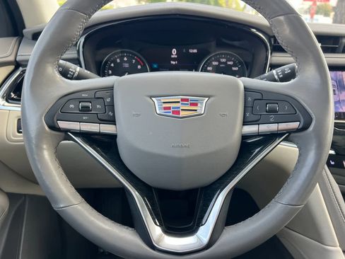 Used 2022 Cadillac XT6 Premium Luxury w/ Technology Package image 24