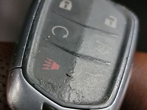 Used 2019 Cadillac Escalade Luxury w/ LPO, Radiant Package image 32