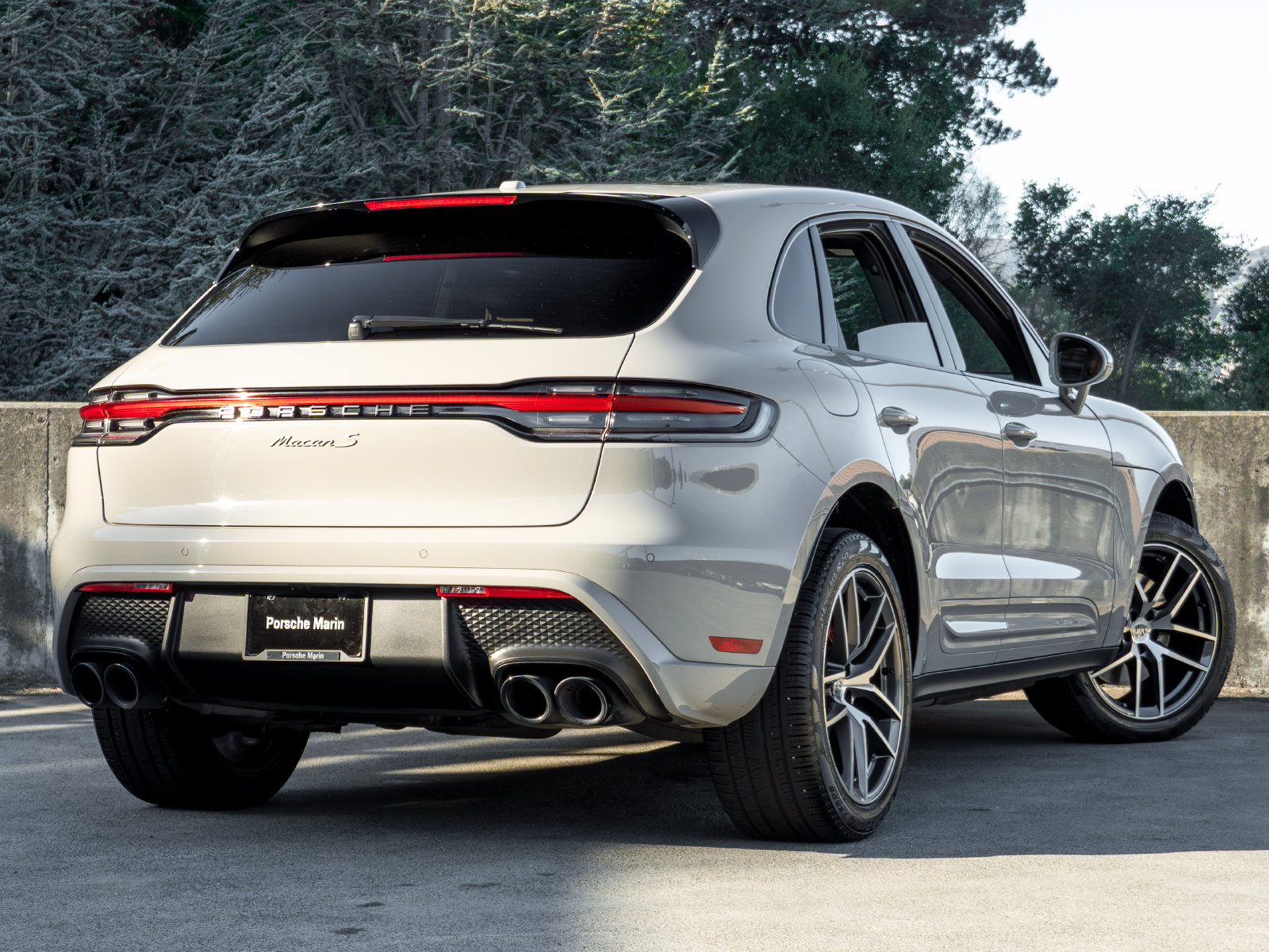 Certified 2023 Porsche Macan S AWD/4WD image 11