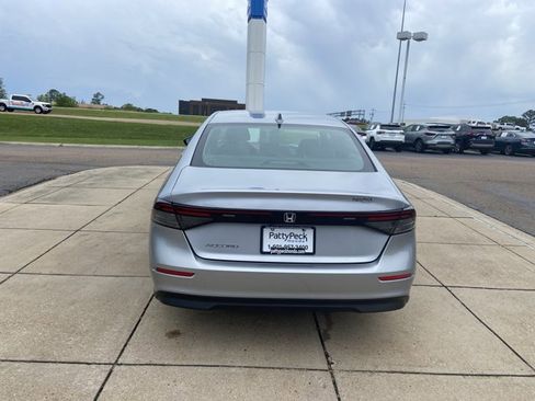 Used 2023 Honda Accord LX image 8