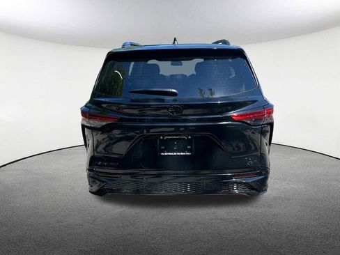 New 2026 Toyota Sienna XSE AWD/4WD image 8