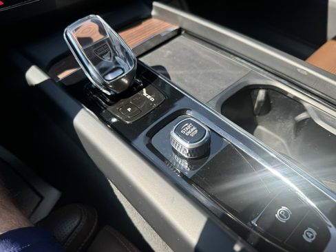 Used 2022 Volvo XC60 B6 Inscription w/ Advanced Package image 22