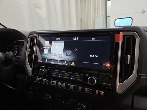 Used 2025 Nissan Frontier SV w/ SV Convenience Package AWD/4WD image 15