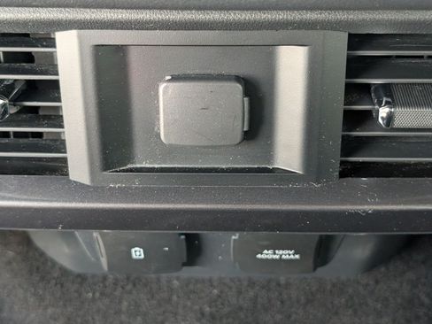 Used 2023 Ford F150 Lariat AWD/4WD image 34