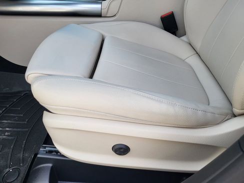 Used 2025 Mercedes-Benz GLA 250 4MATIC image 25