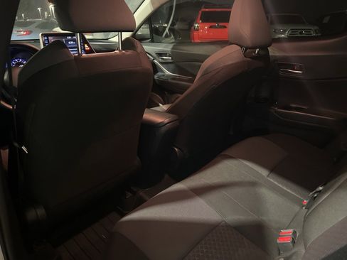 Used 2020 Toyota C-HR LE image 11