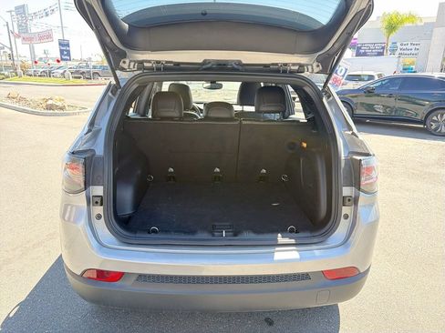 Certified 2023 Jeep Compass Latitude w/ Sun and Sound Group AWD/4WD image 19
