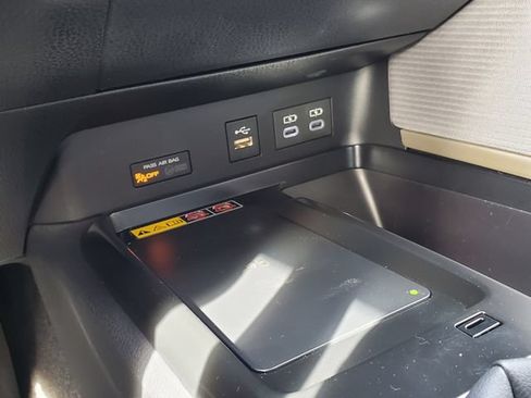 Used 2026 Toyota Camry SE FWD image 33