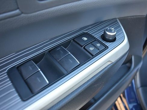 Used 2023 Toyota Sienna XSE image 12