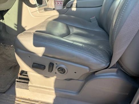 Used 2004 GMC Yukon XL SLT w/ Preferred Equipment Group AWD/4WD image 7