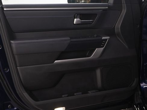 Used 2025 Toyota Sequoia Platinum image 22