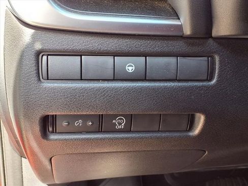Used 2023 Nissan Rogue SV FWD image 13