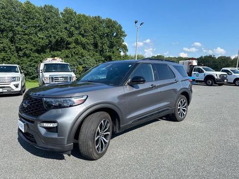 Used 2023 Ford Explorer ST-Line w/ Class IV Trailer Tow Package AWD/4WD image 3