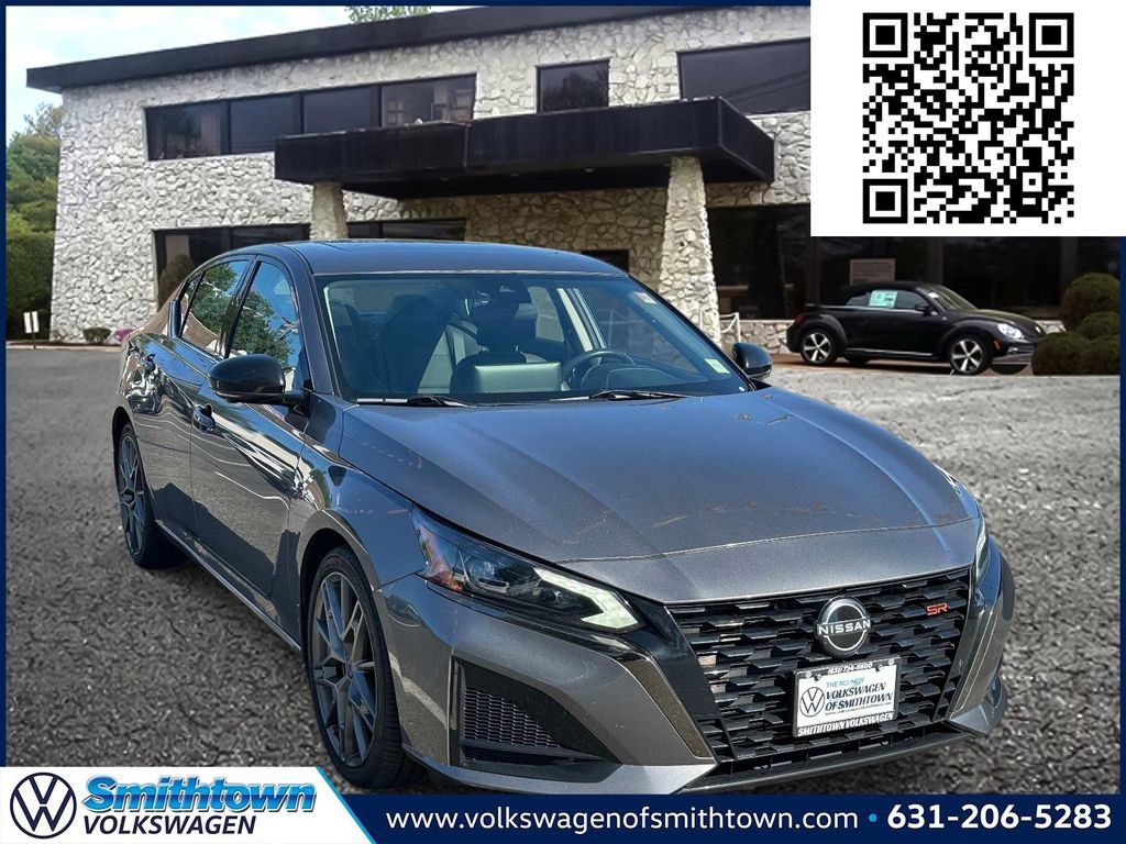 Used 2024 Nissan Altima 2.0 SR FWD image 1