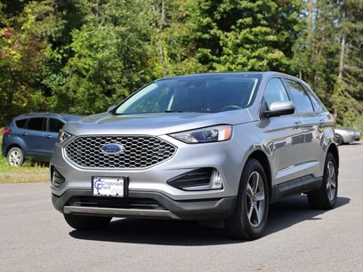 Used 2024 Ford Edge SEL w/ Convenience Package