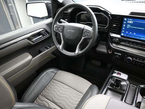 Used 2024 Chevrolet Silverado 1500 ZR2 w/ Technology Package image 23