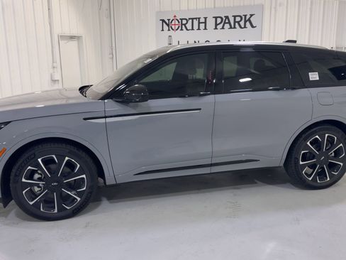 New 2026 Lincoln Nautilus Reserve AWD/4WD image 6