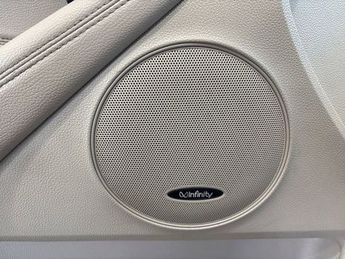 Used 2014 Kia Cadenza Premium image 17