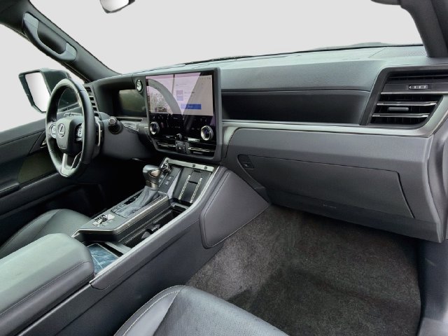Used 2025 Lexus GX 550 AWD/4WD image 15