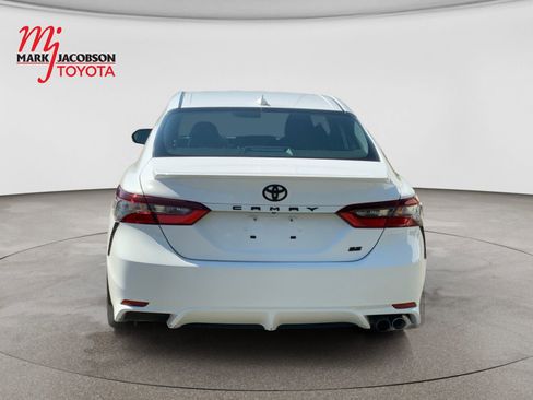 Used 2024 Toyota Camry SE FWD image 6